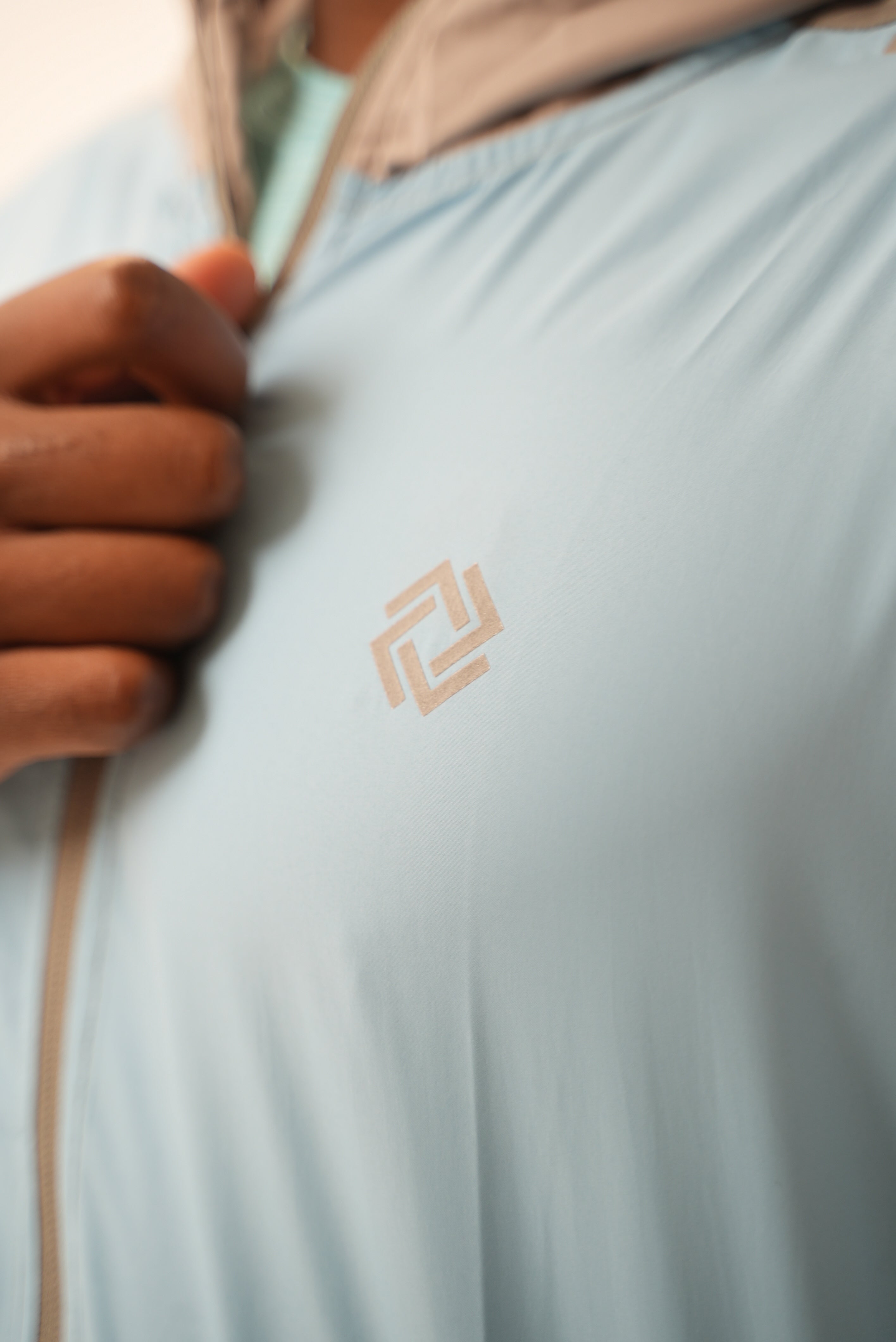 Core Windbreaker - Light Blue